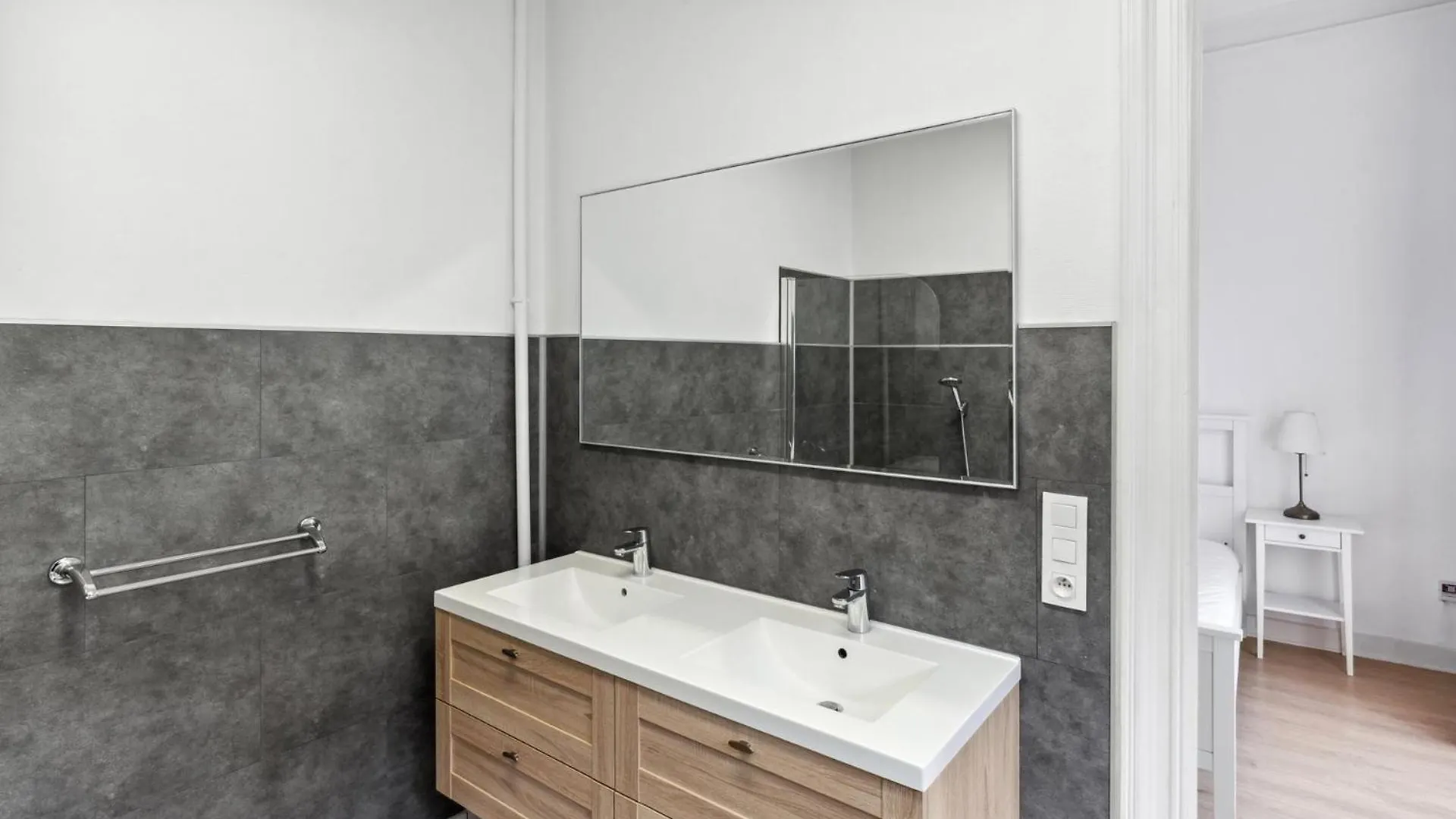 Apartment In Brussels, Lantsheere By Homenhancement Sa