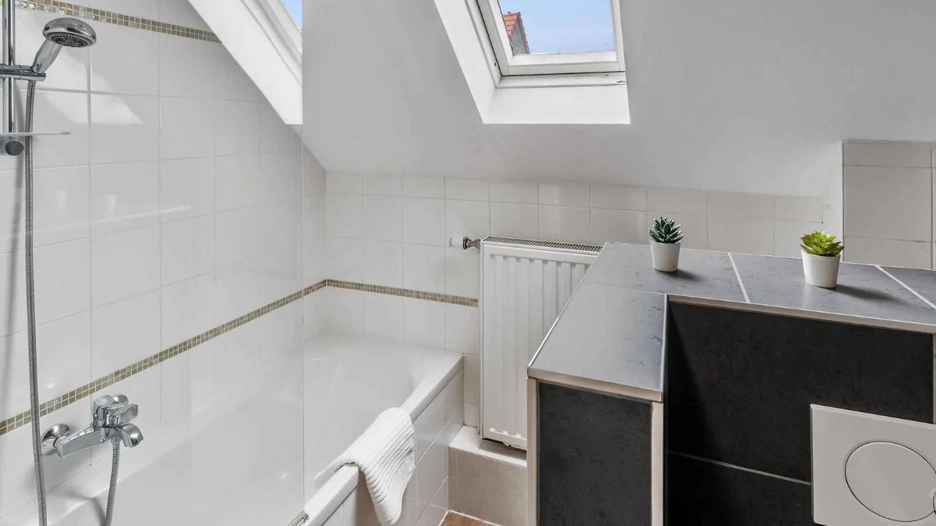 Apartment In Brussels, Lantsheere By Homenhancement Sa